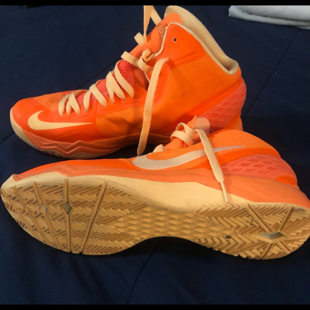 Nike Hyper Disruptors View 5